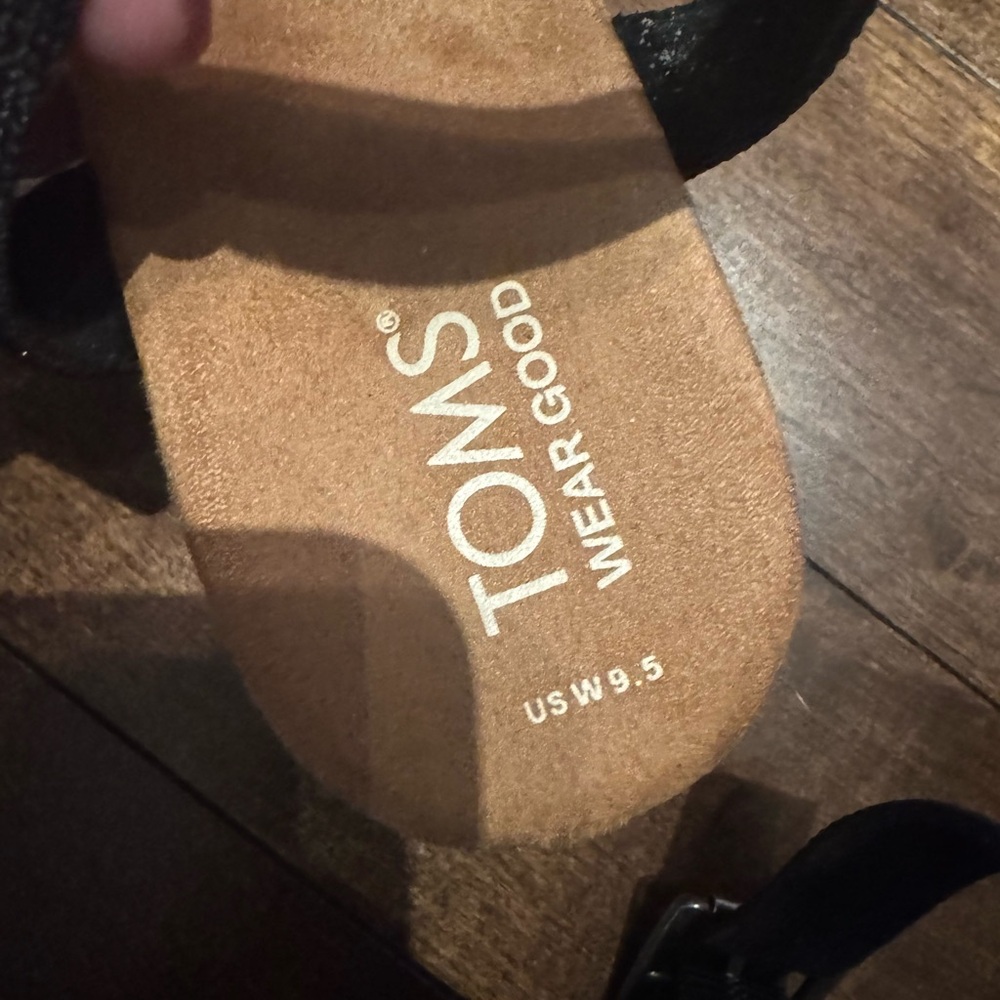 EUC TOMS Women's Black Sandals 9.5 - Picture 6 of 6